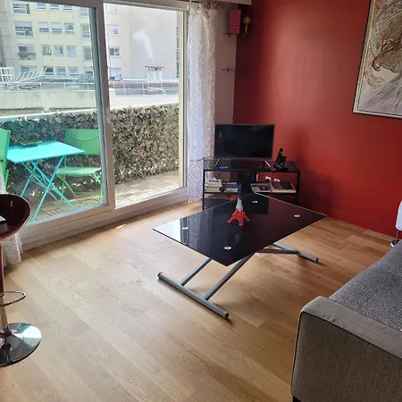 Charming 1 Bedroom In Montmartre Paris