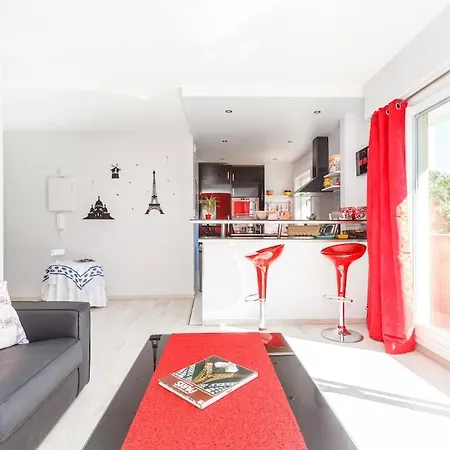 Charming 1 Bedroom In Montmartre Apartment Paris