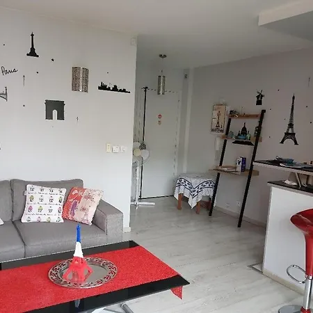 Charming 1 Bedroom In Montmartre Paris